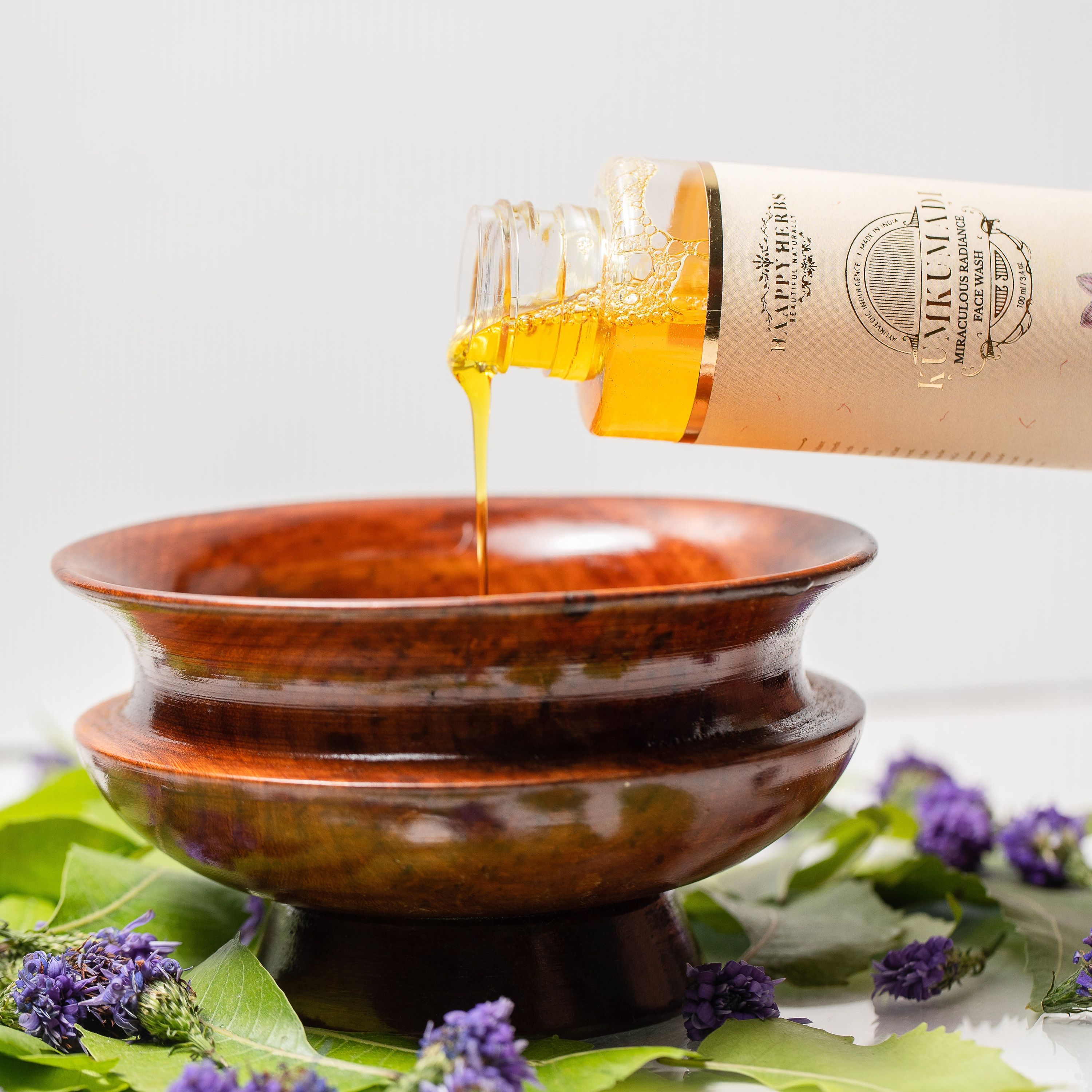 Haappyherbs Kumkumadi Miraculous Radiance Face Wash - Distacart