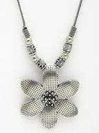 NVR Women's Silver-Toned Floral Shape Pendant with Chain