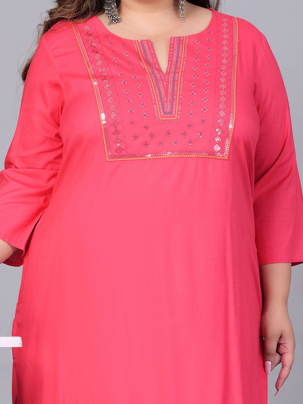 Sztori Women Yoke Design Thread Work Kurta
