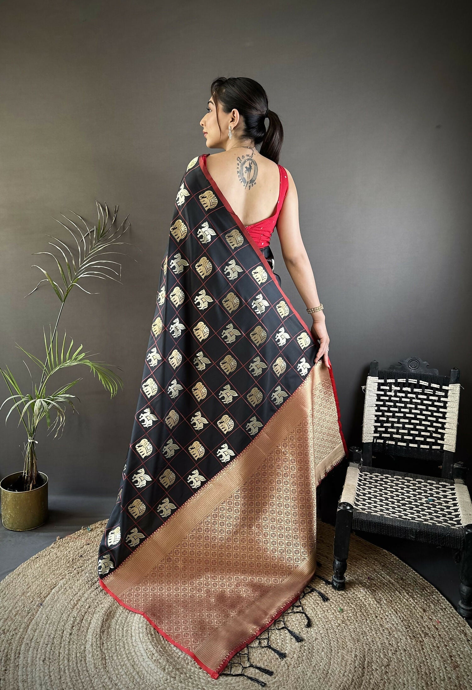 Joban Fashion Black Elephant Motif Soft Silk Banarasi silk Saree - Distacart