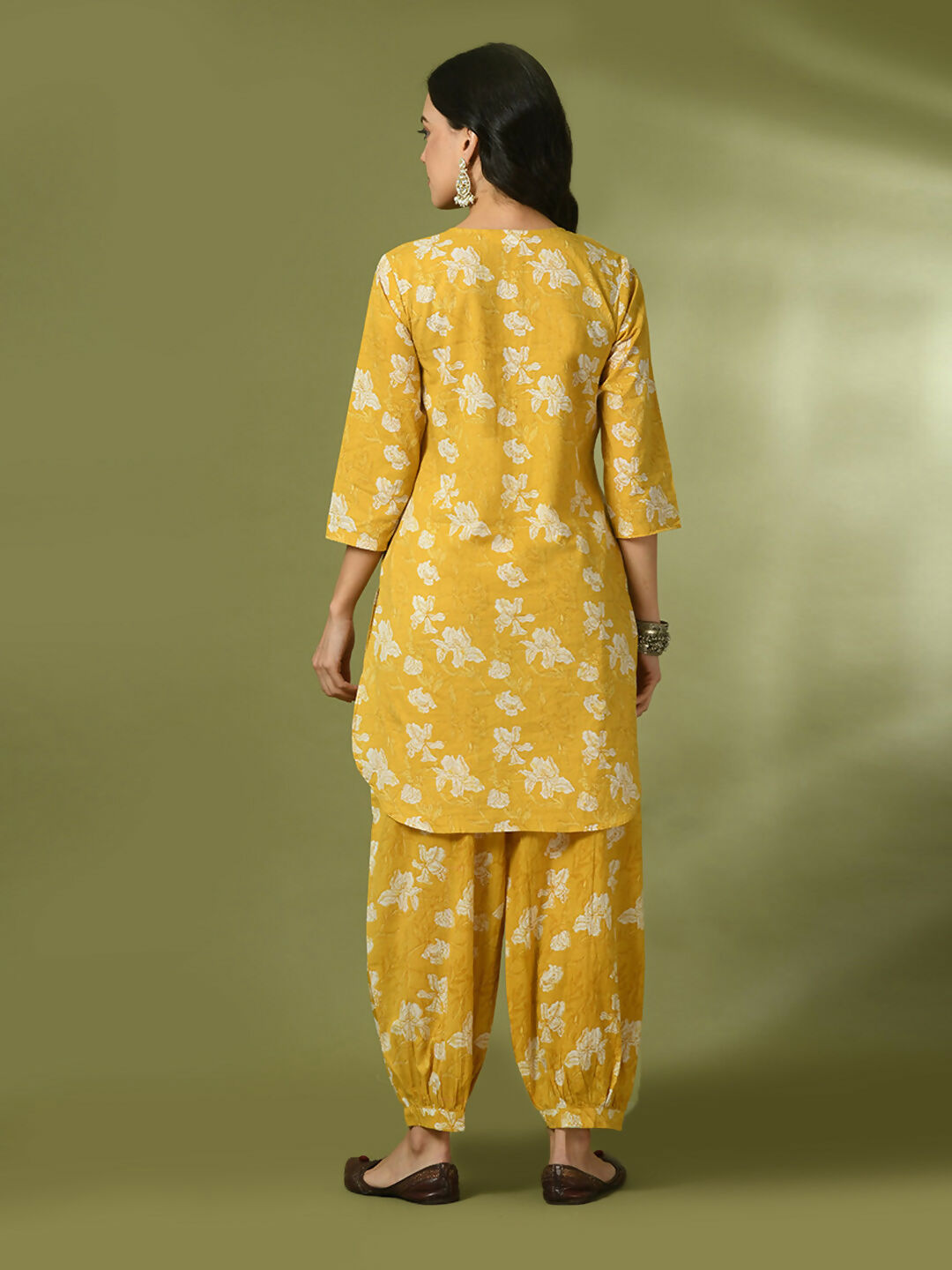 Myshka Women's Yellow Printed Cotton Round Neck Party Tunic With Trousers Co-ord set