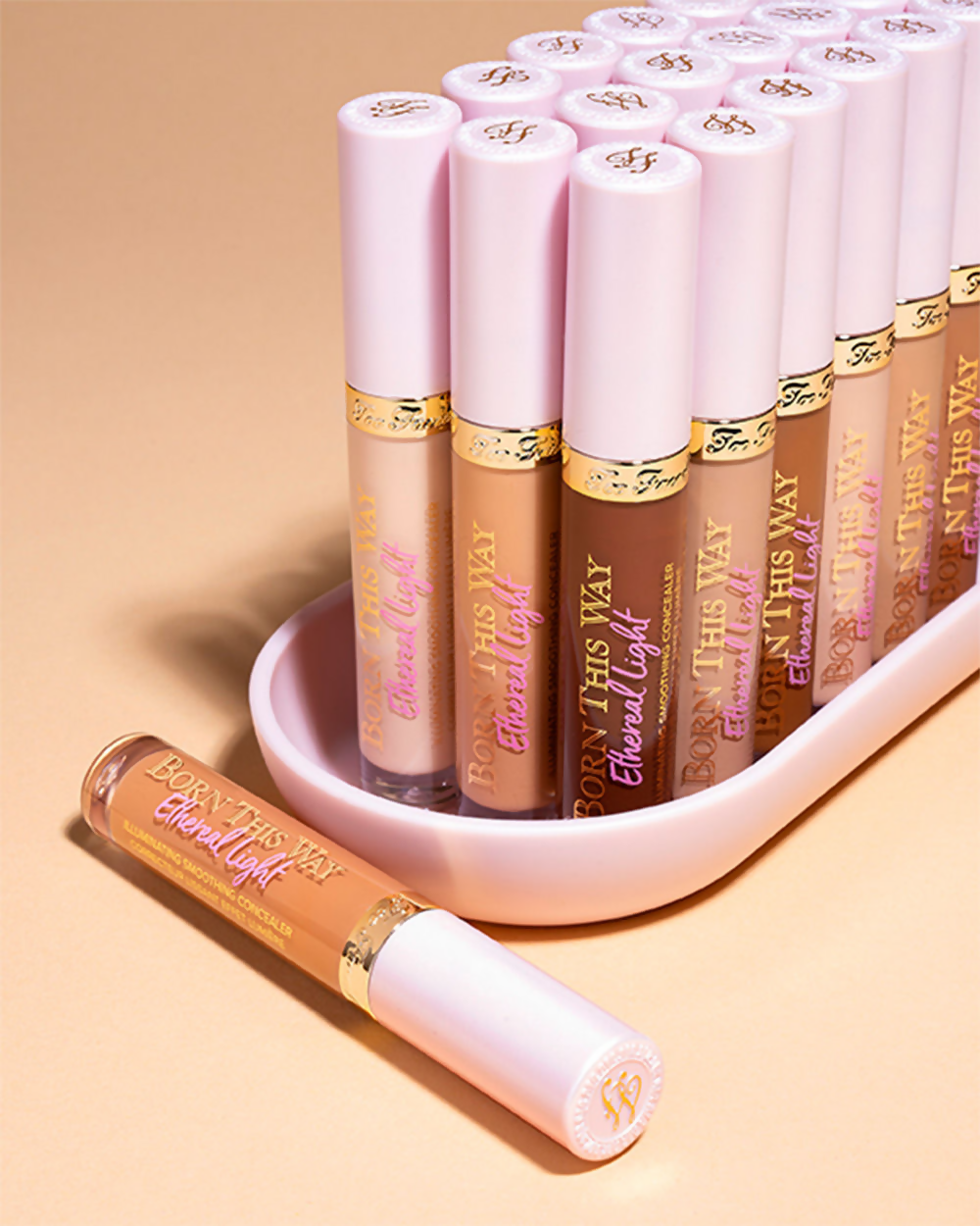 Too Faced Born This Way Ethereal Light-Illuminating Smoothing Concealer - Honey Bun