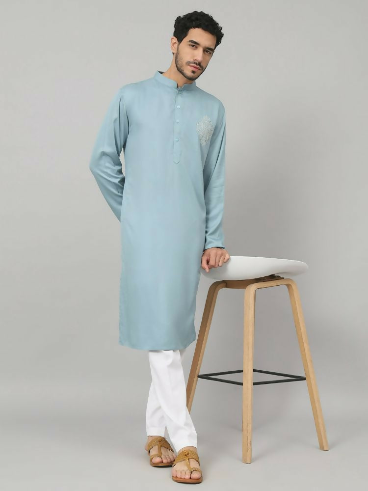 Cotton Kurta With Single Motif Embroidery by Hilo Design