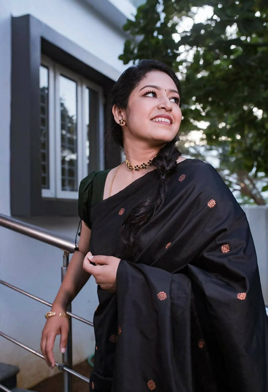DEIANA'S Beautiful Designer Golden zari Soft Lichi Silk Saree - Black