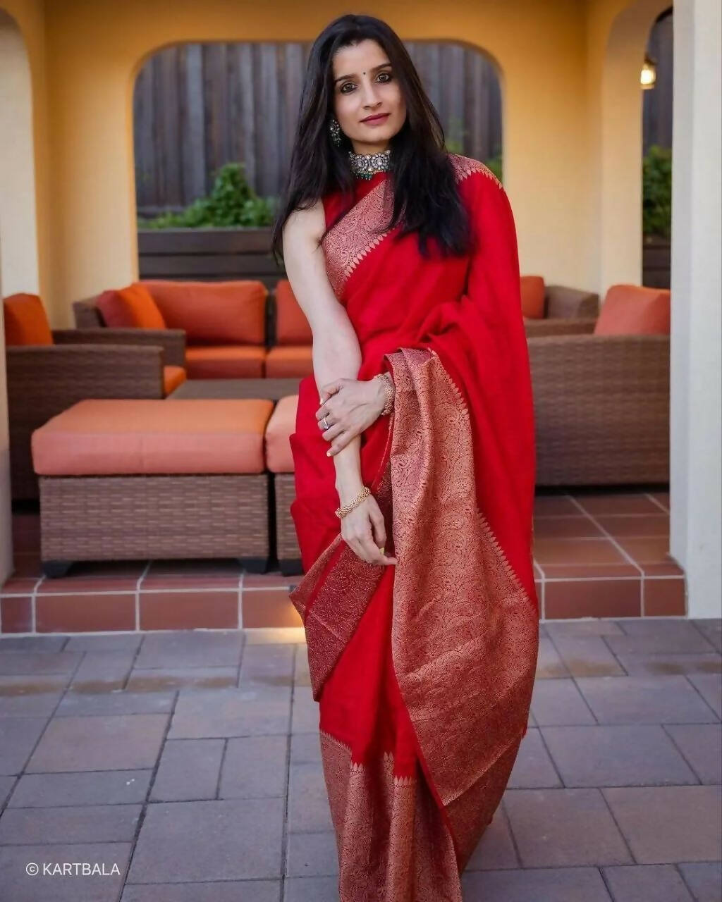 DEIANA'S Beautiful Designer Golden zari Soft Lichi Silk Saree - Red