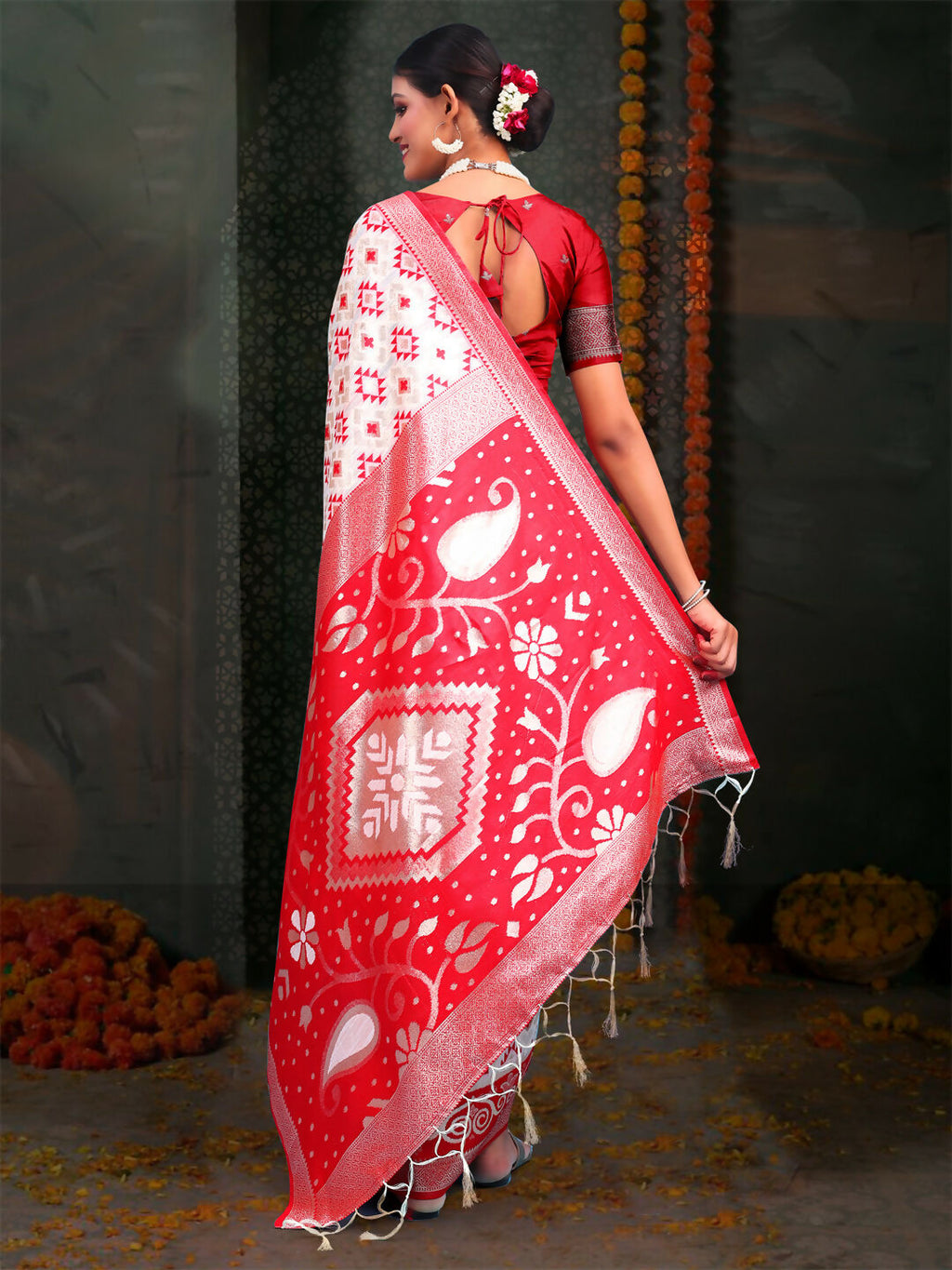 Shree Shyam Fashion Devistuti Red White Linen Cotton Saree