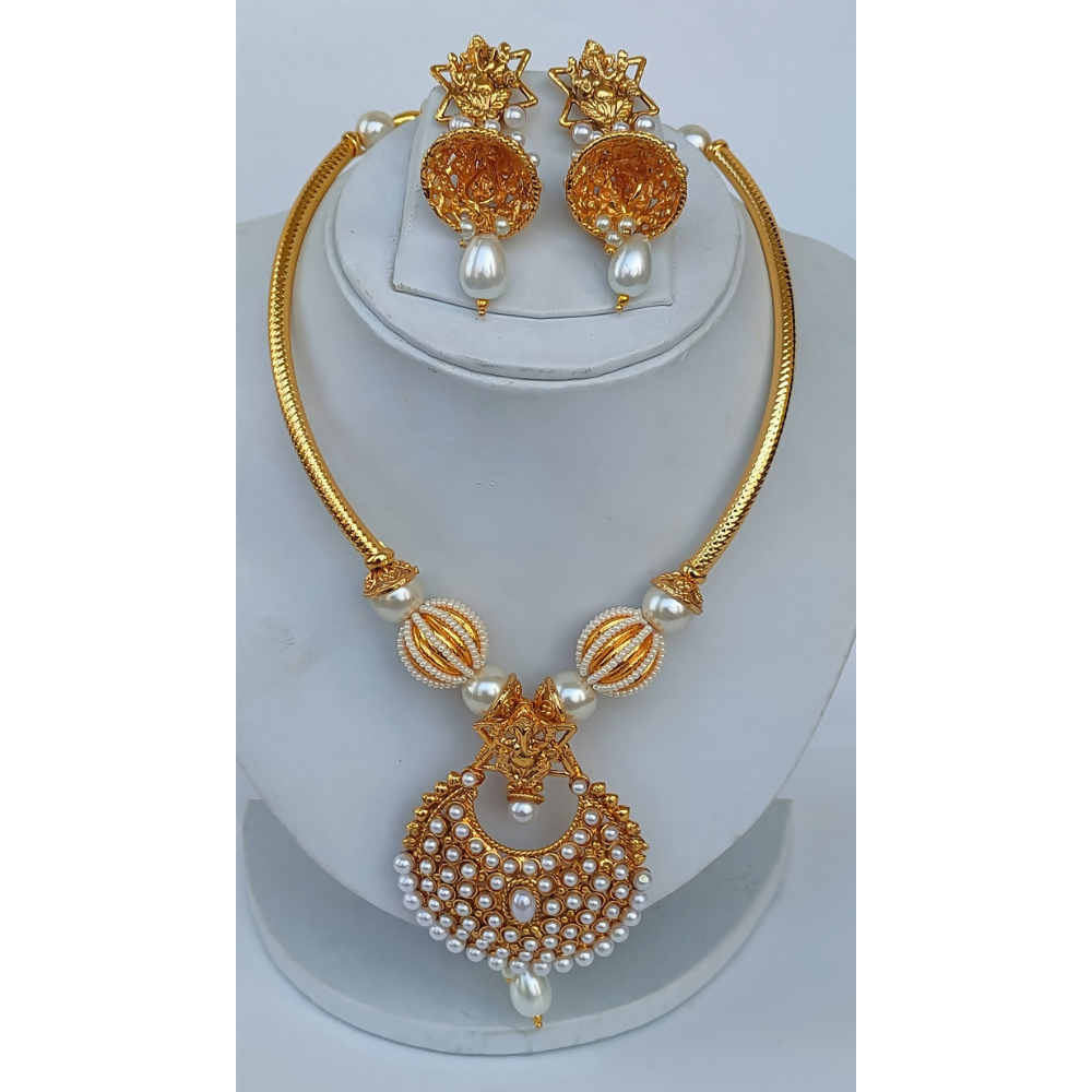 White Kemp Ganesh Temple Neckalce Set