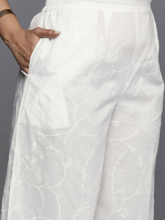 Ahalyaa Women's Traditional wear Kurta Set - White