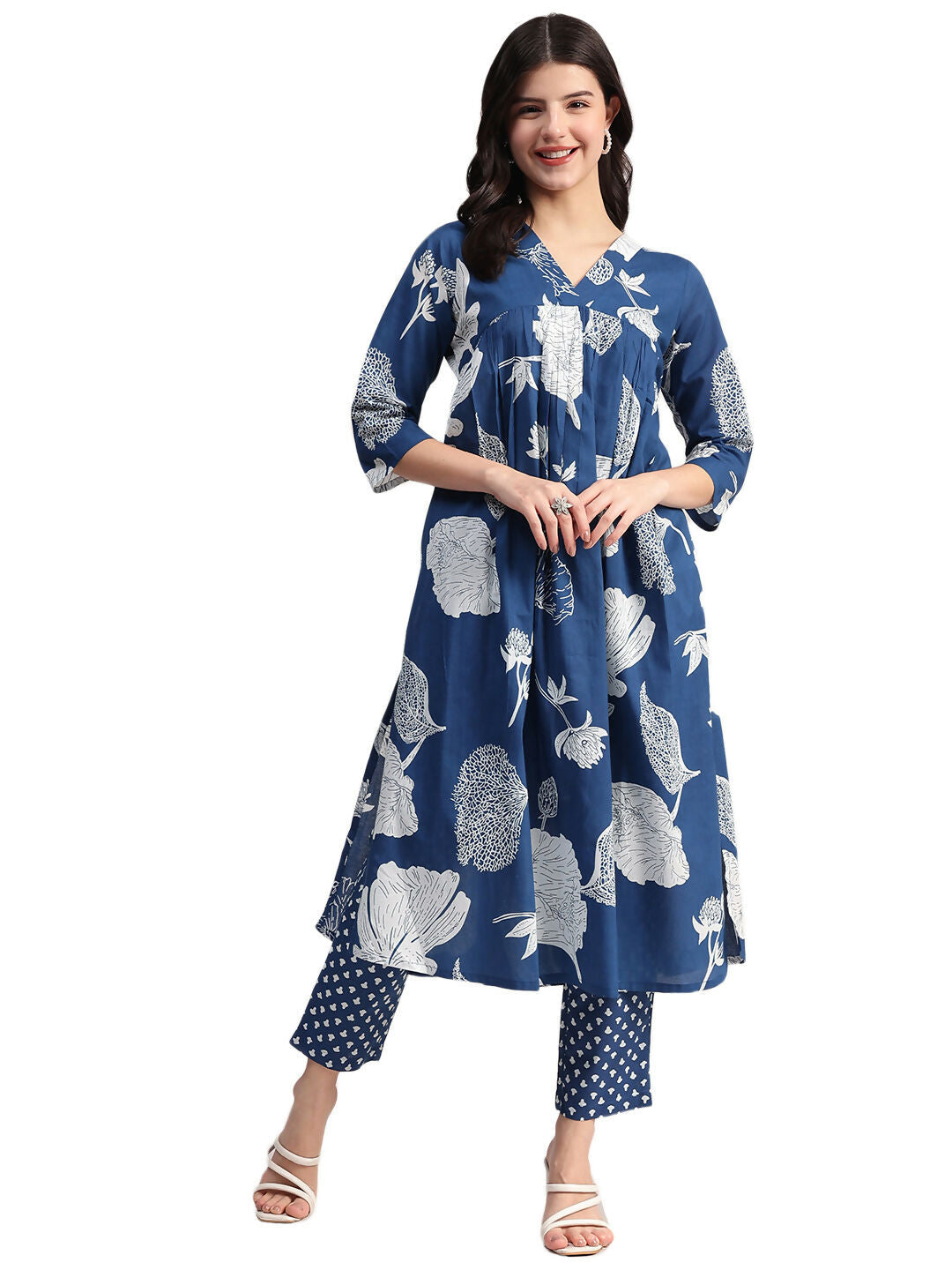 Aavyora Women's Blue Floral Printed Cotton Kurta with Trouser