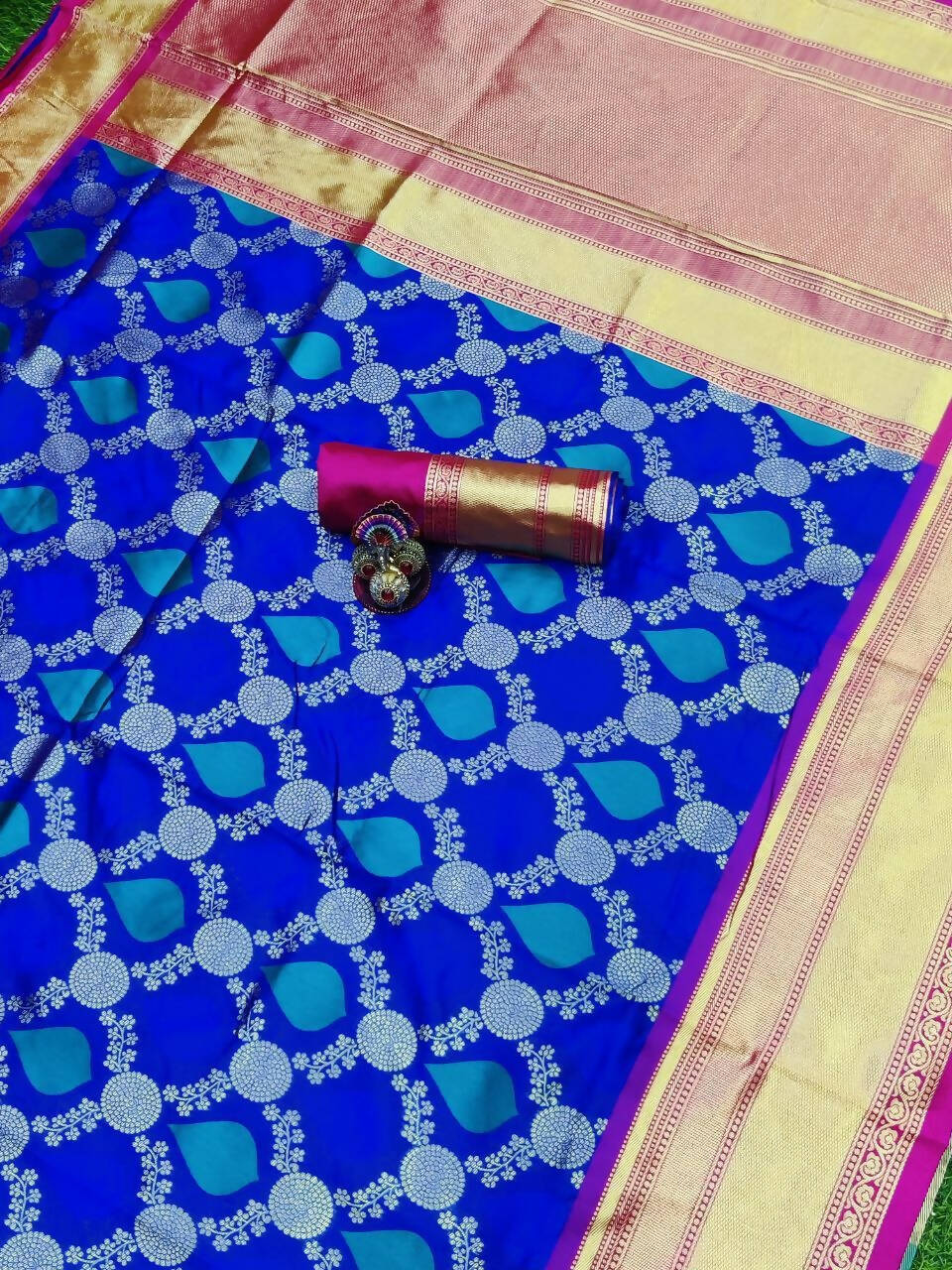 DEIANA'S Beautiful Designer Golden zari Soft Lichi Silk Saree - Royal Blue