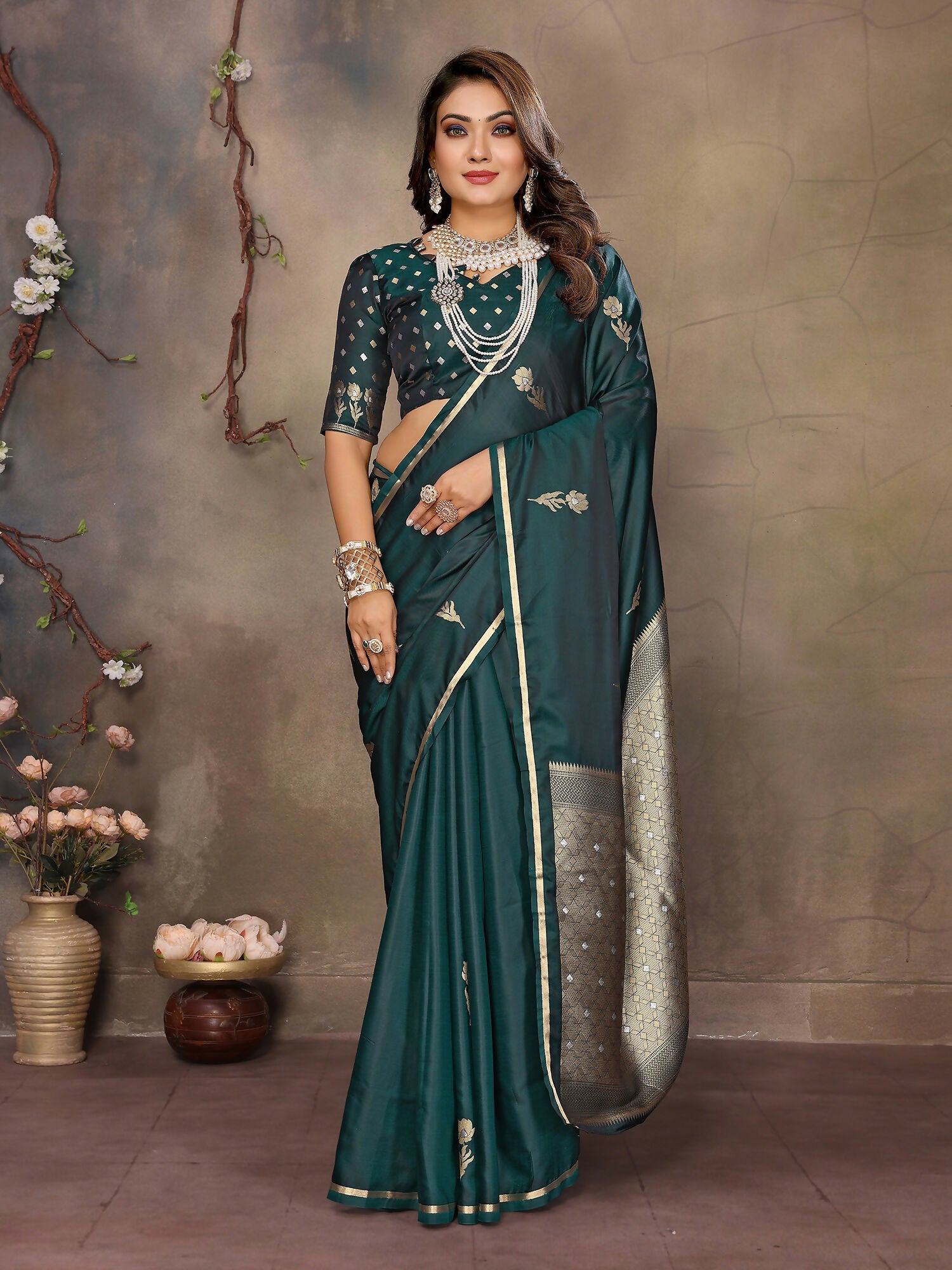 Joban Fashion Dark Green Floral & Botanical Motifs Satin Silk Banarasi Silk Saree - Distacart