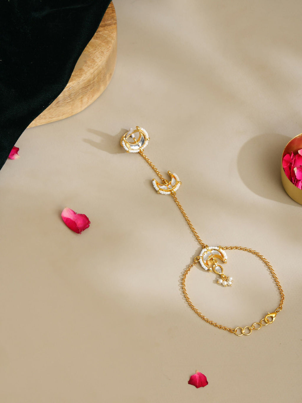 Ruby Raang Gold Chand Kundan Haath Phool - Distacart