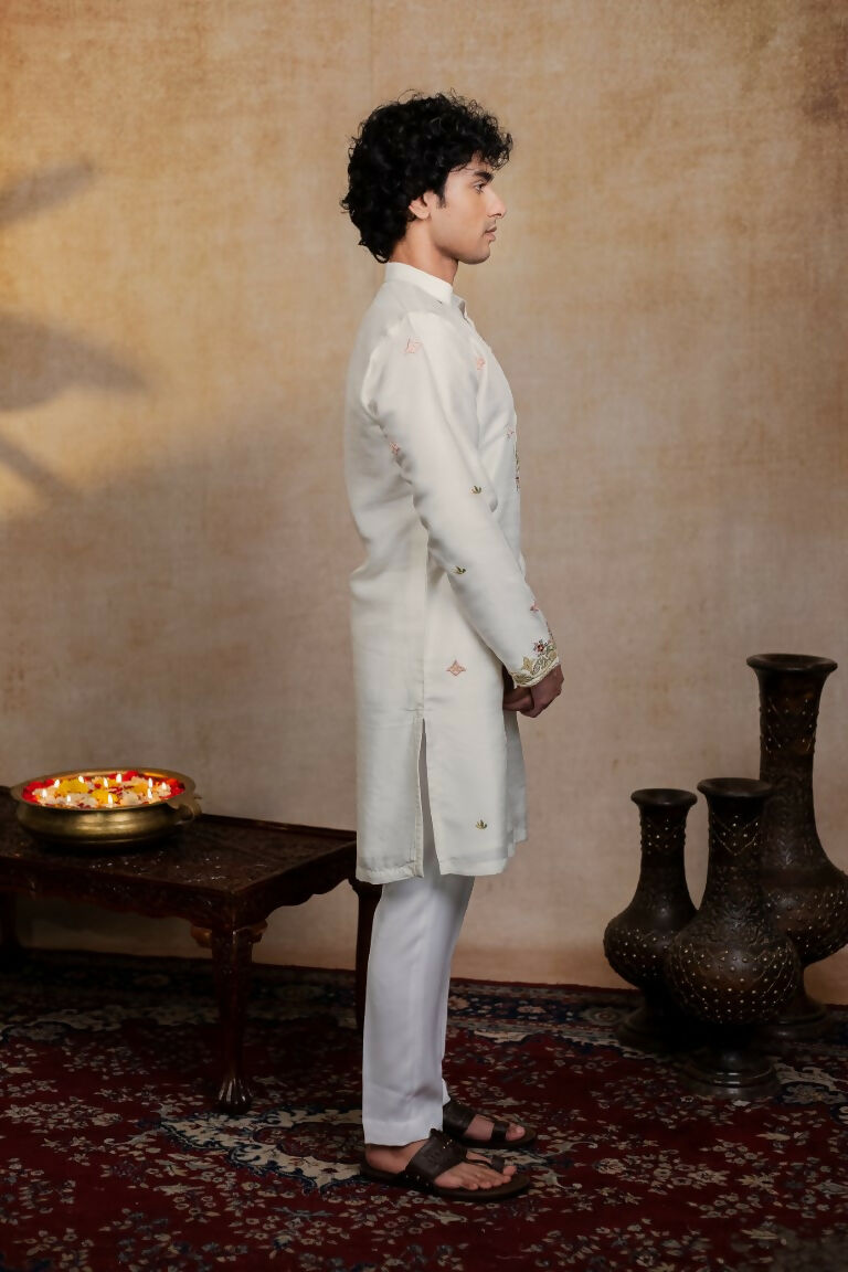 Falling Raw Silk Off White Geometric Symphony Kurta Set By Hilo Design
