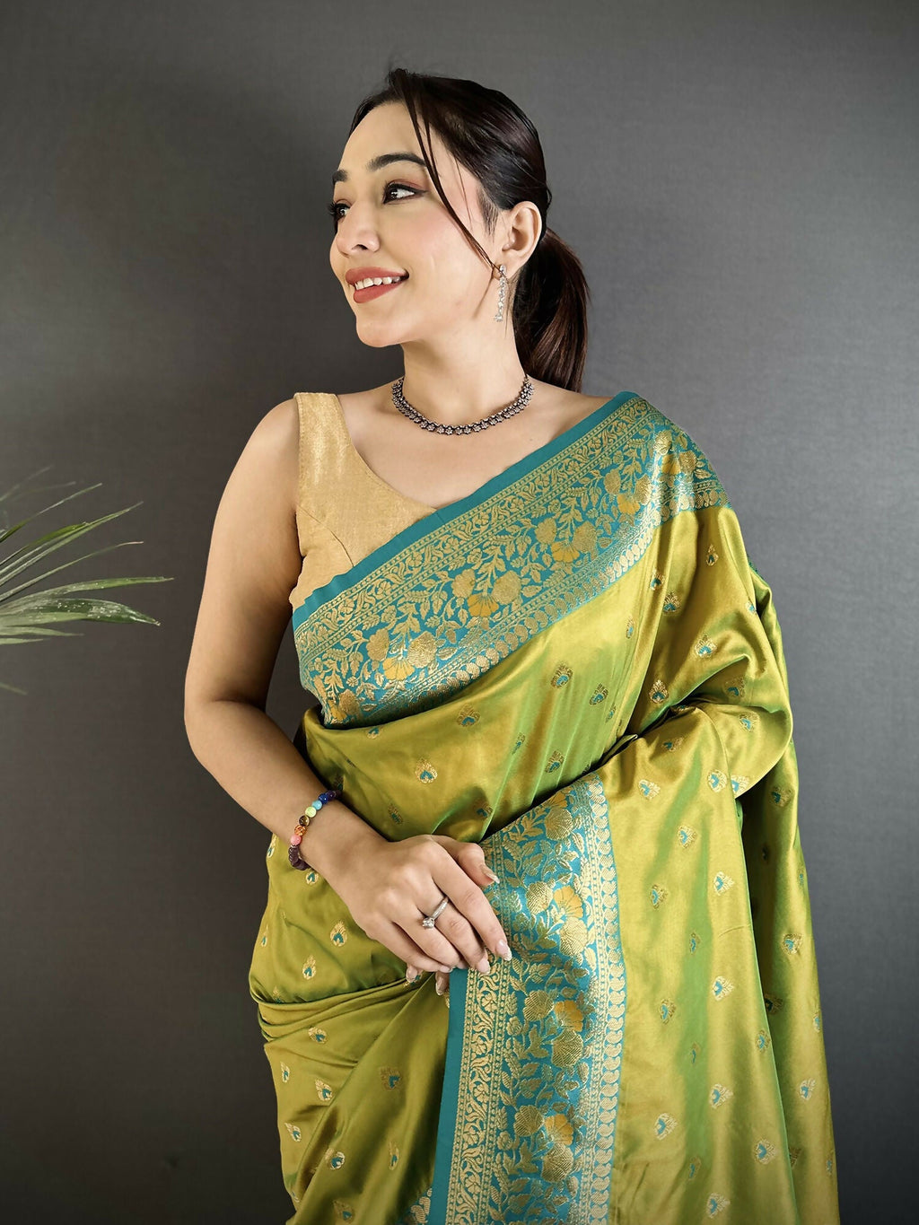 Joban Fashion Pista Green Intricate Motifs Soft Silk Banarasi Saree