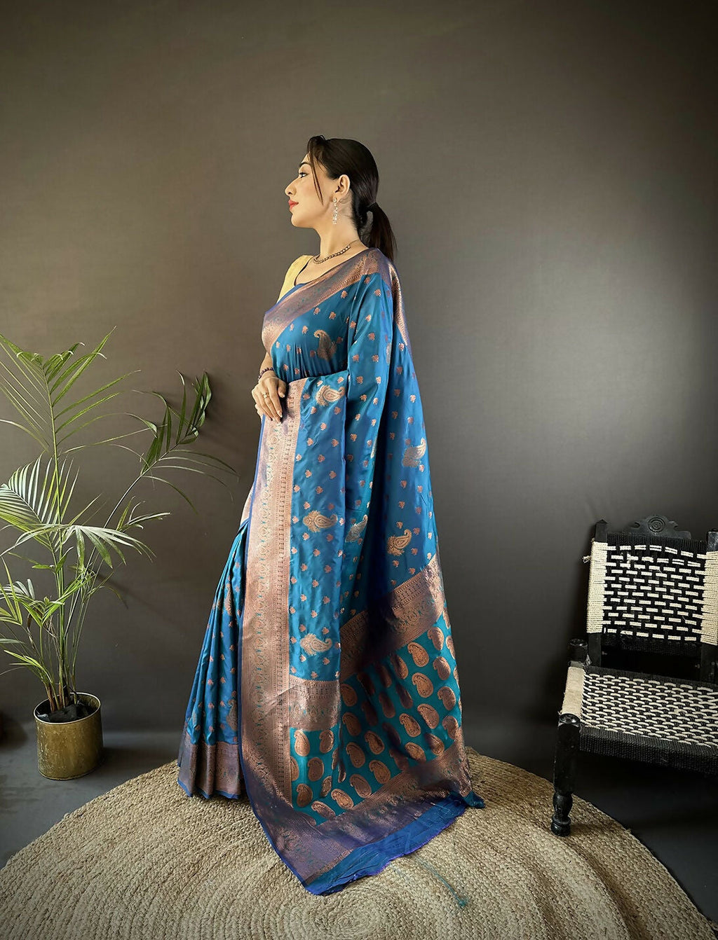Joban Fashion Banarasi Royal Blue Woven Woven Soft Silk Saree - Distacart