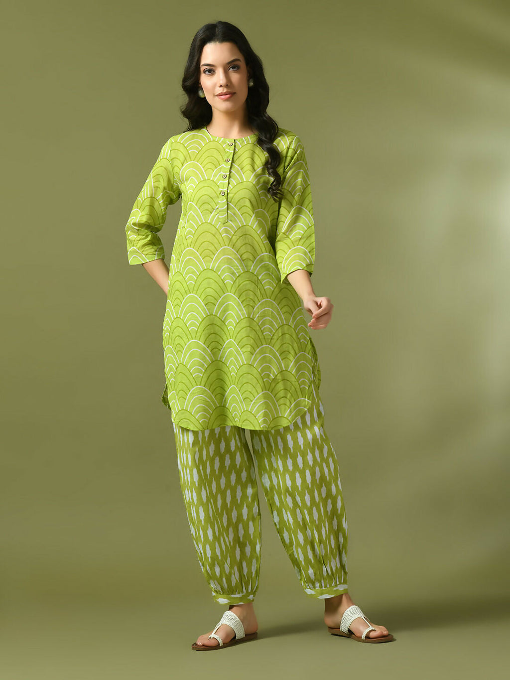 Myshka Women's Green Printed Cotton Round Neck Party Tunic With Trousers Co-ord set