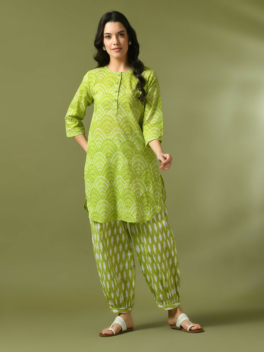 Myshka Women's Green Printed Cotton Round Neck Party Tunic With Trousers Co-ord set