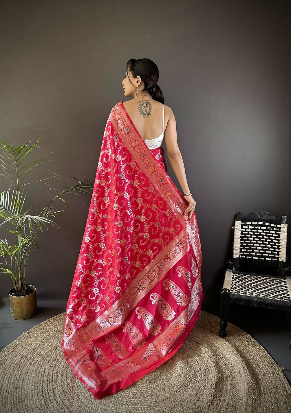 Joban Fashion Pink Meenakari Banarasi Silk Sarees