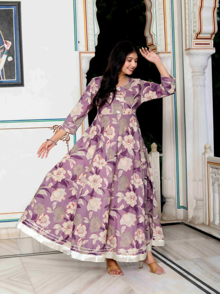 Miravan Women's Purple Flower Printed With Beautiful Lace Border Details Anarkali Kurta