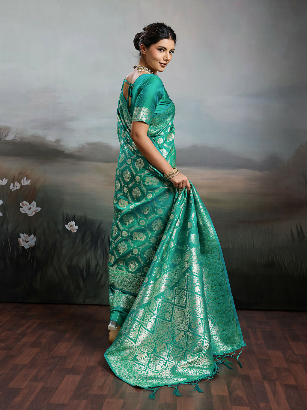 Shree Shyam Fashion Rama Green Silk Blend Saree - Distacart