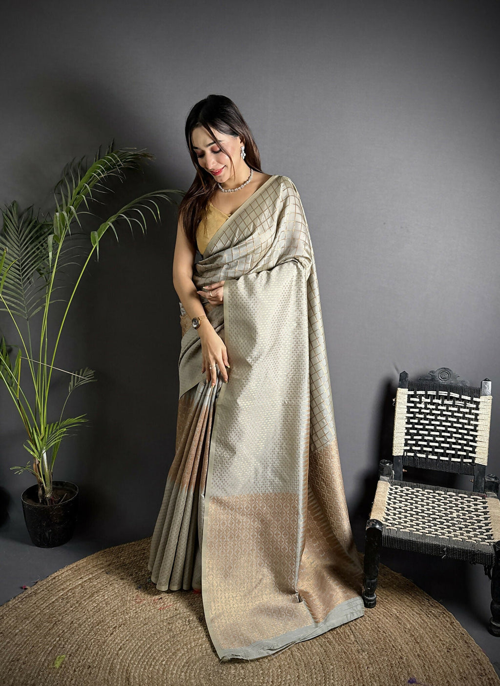 Joban Fashion Grey Banarasi Soft Lichi Silk Checks & Woven Saree - Distacart