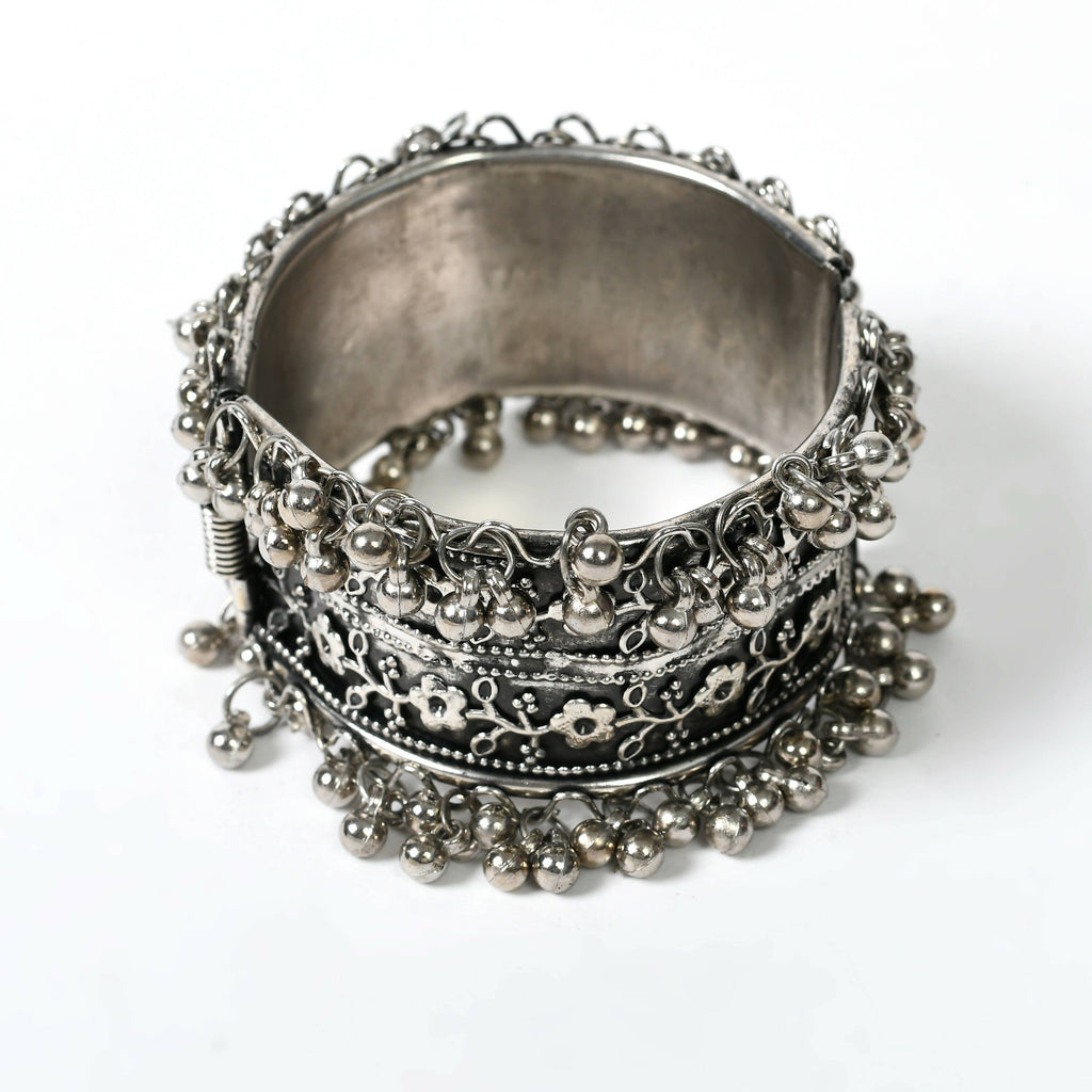 Mominos Fashion Joharkamal Oxidised Silver-Plated Ghungroo Handcraft Bracelet - Design 021