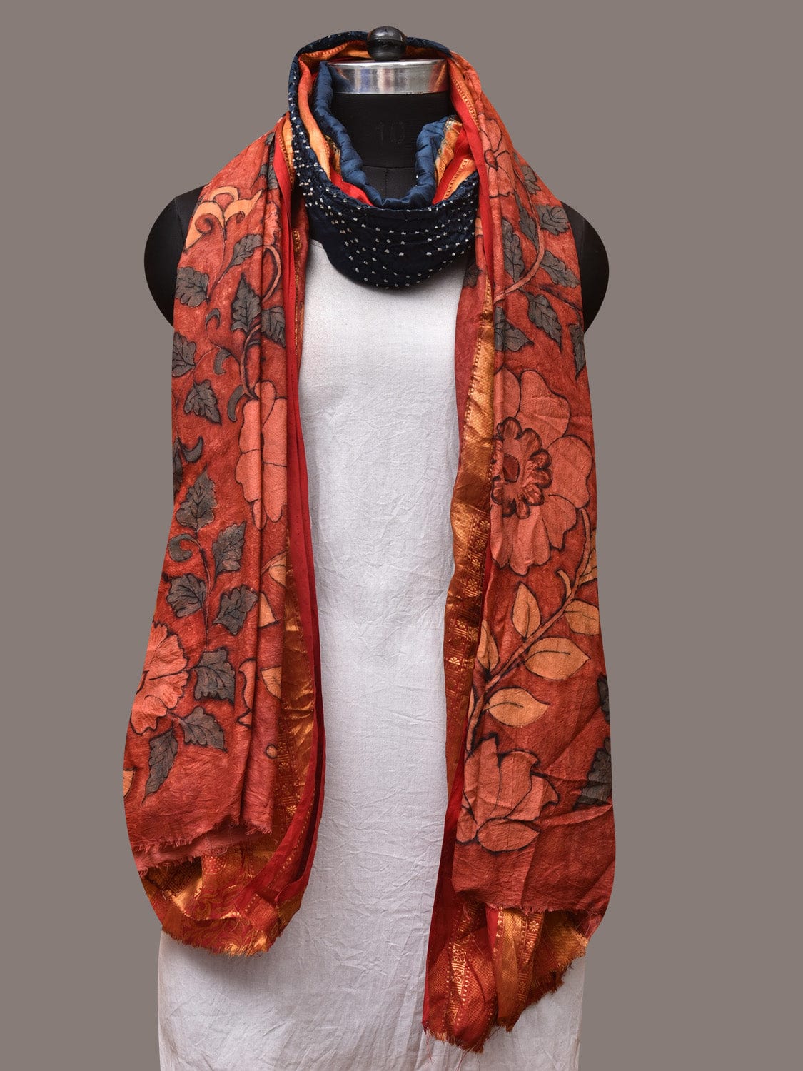 Navy and Red Bandhani Kanchipuram Silk Handloom Dupatta with Kalamkari Design - Global Threads