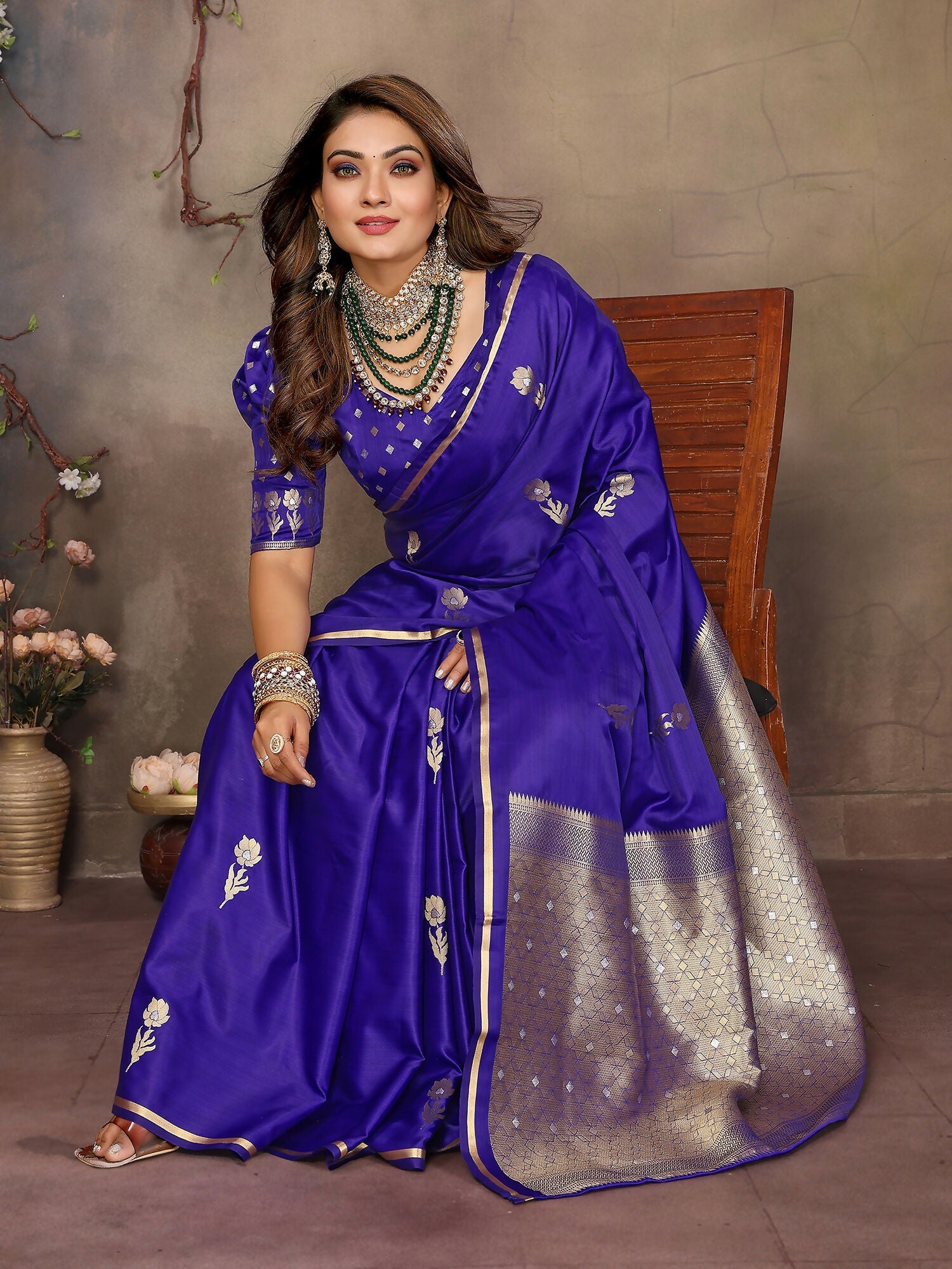 Joban Fashion Indigo Blue Floral & Botanical Motifs Satin Silk Banarasi Silk Saree - Distacart