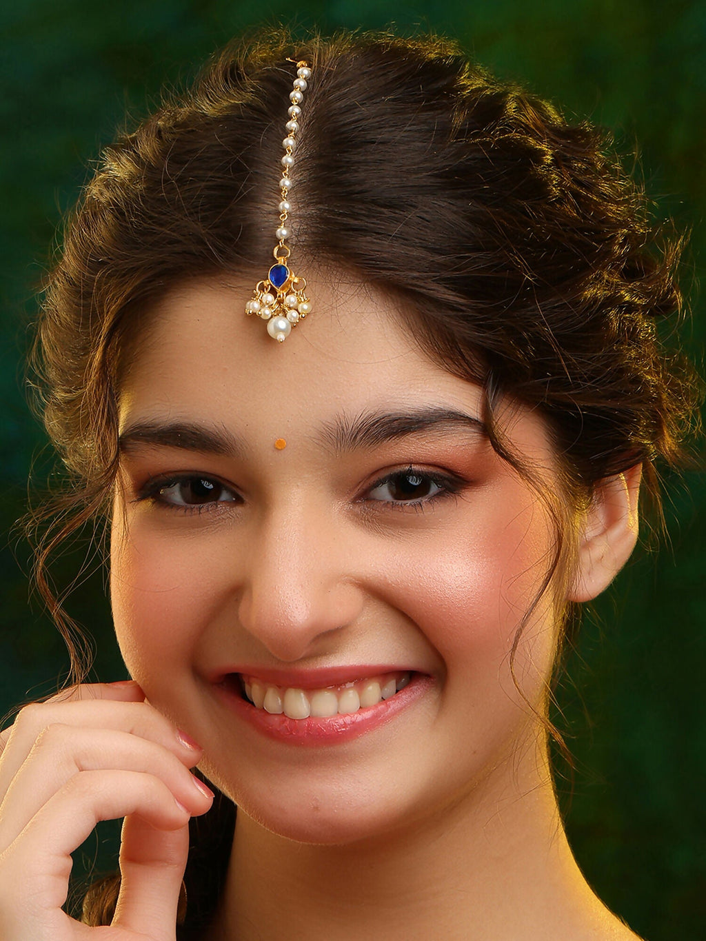 Ruby Raang Pehli Nazar Tikka - Distacart