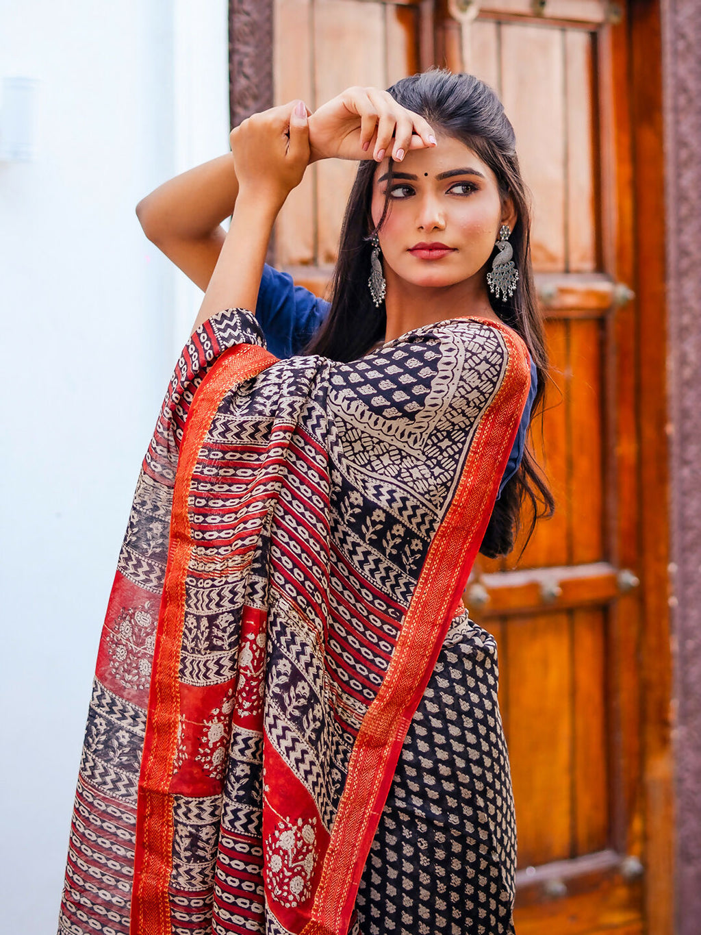 Zibaa Hand-Blocked Pure Maheshwari Silk Navy Blue Saree - Distacart