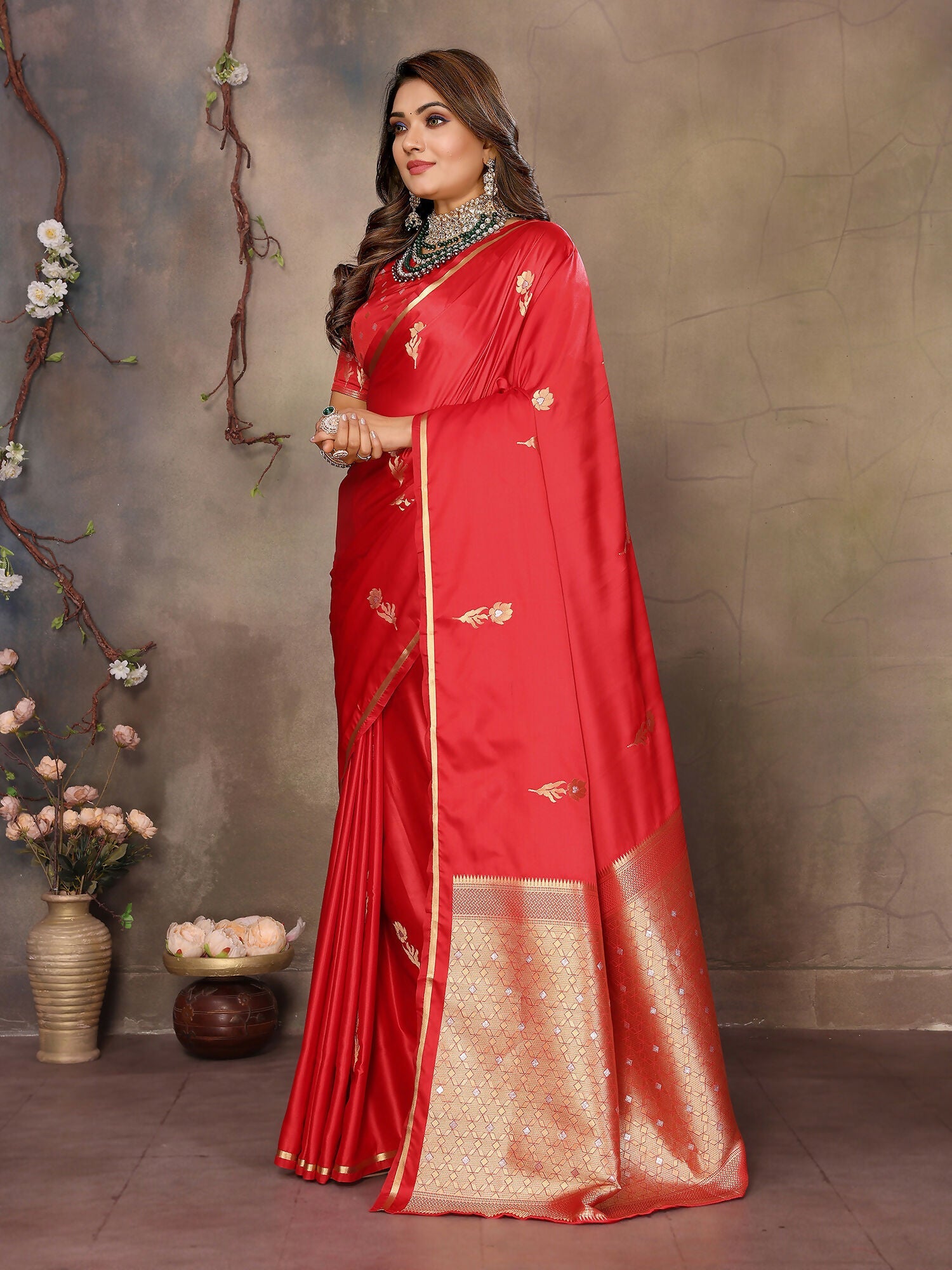 Joban Fashion Red Floral & Botanical Motifs Satin Silk Banarasi Silk Saree - Distacart