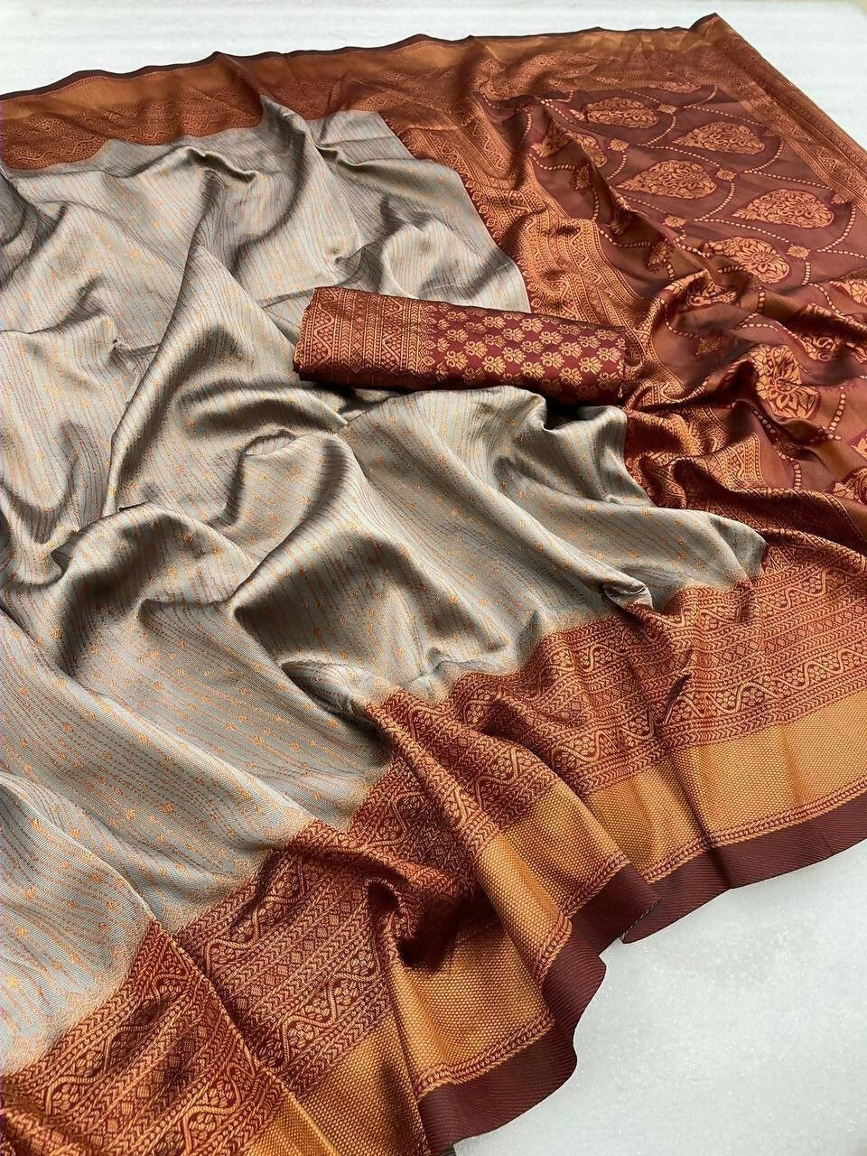 DEIANA'S Beautiful Designer Golden zari Soft Lichi Silk Saree - Cream