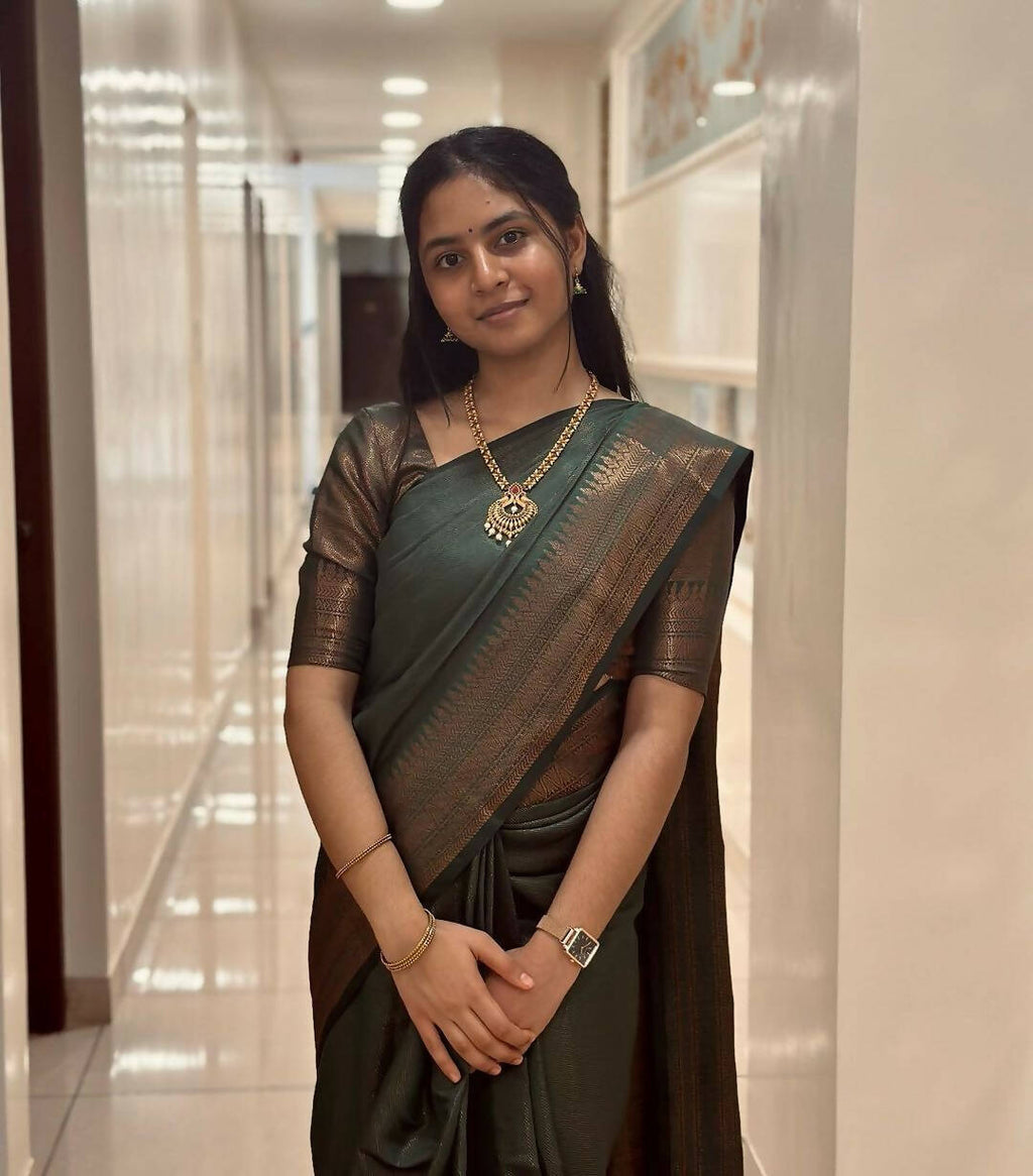 DEIANA'S Beautiful Designer Golden zari Soft Lichi Silk Saree - Green