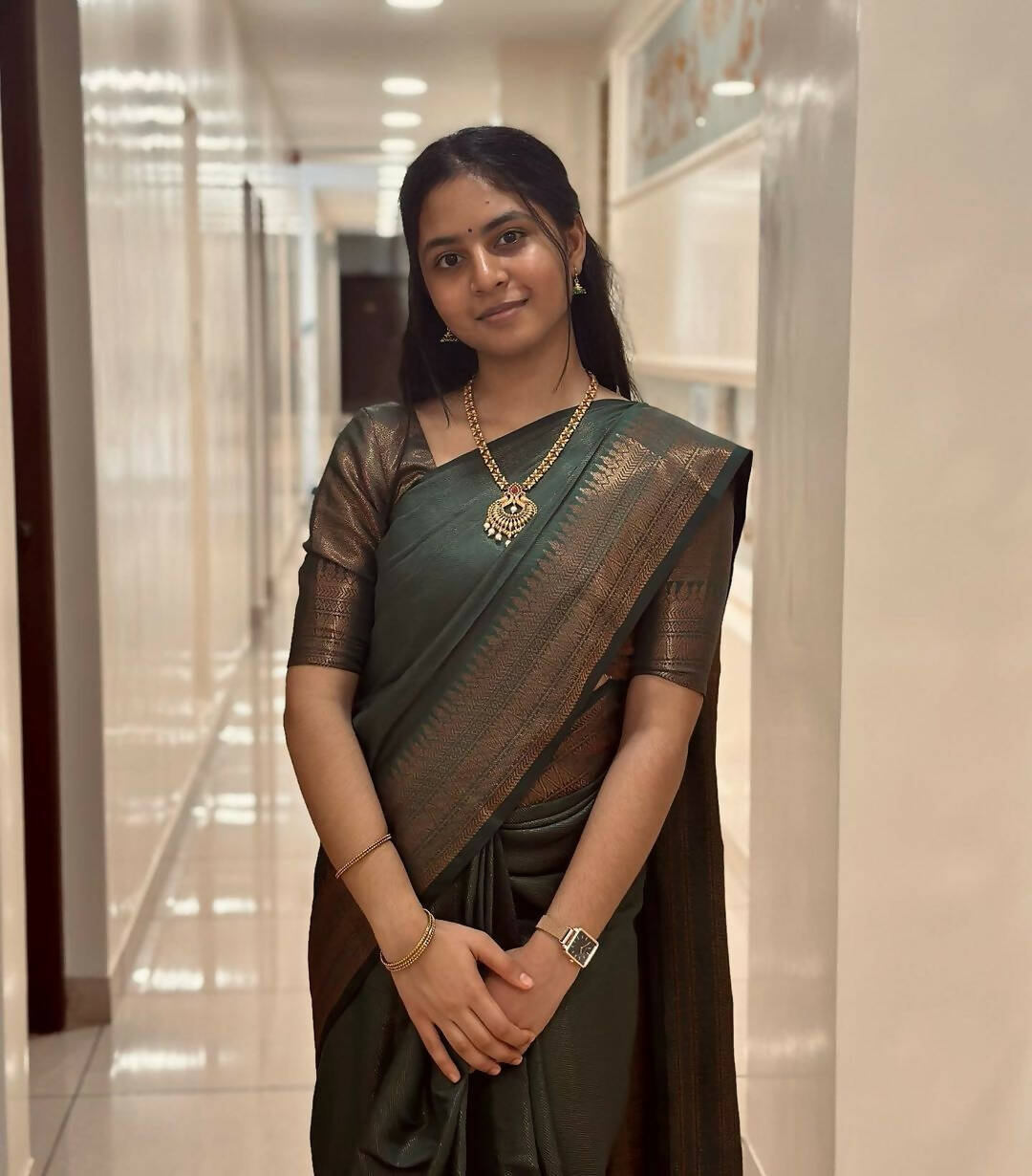 DEIANA'S Beautiful Designer Golden zari Soft Lichi Silk Saree - Green
