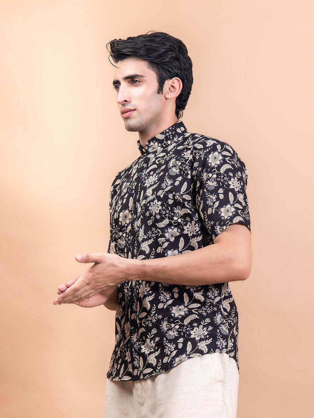 Miravan Men's Floral Printed Half Sleeve Spread Collar Ethnic Motifs Black Slim Fit Shirt