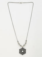 NVR Women's Silver-Toned Decent Floral Shape Pendant with Chain