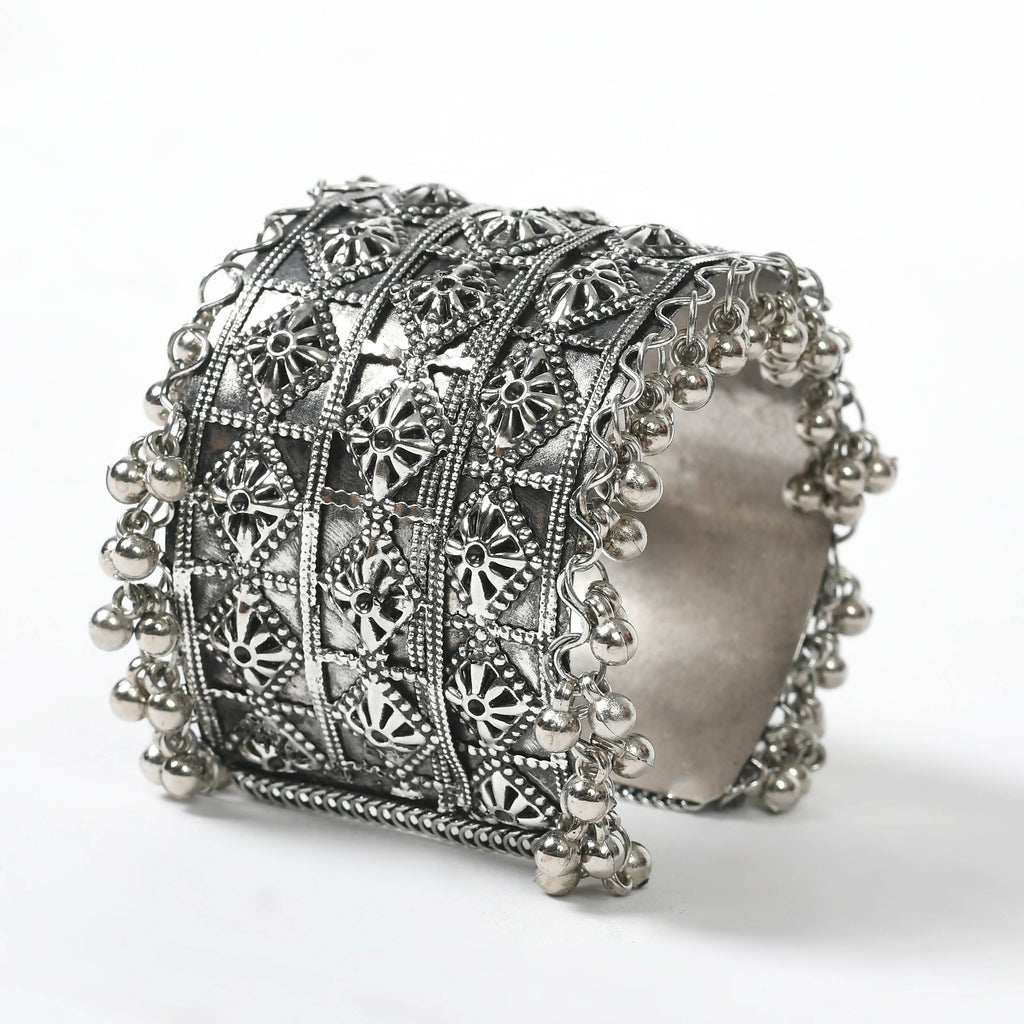 Mominos Fashion Joharkamal Oxidised Silver-Plated Ghungroo Handcraft Bracelet - Design 024 - Distacart