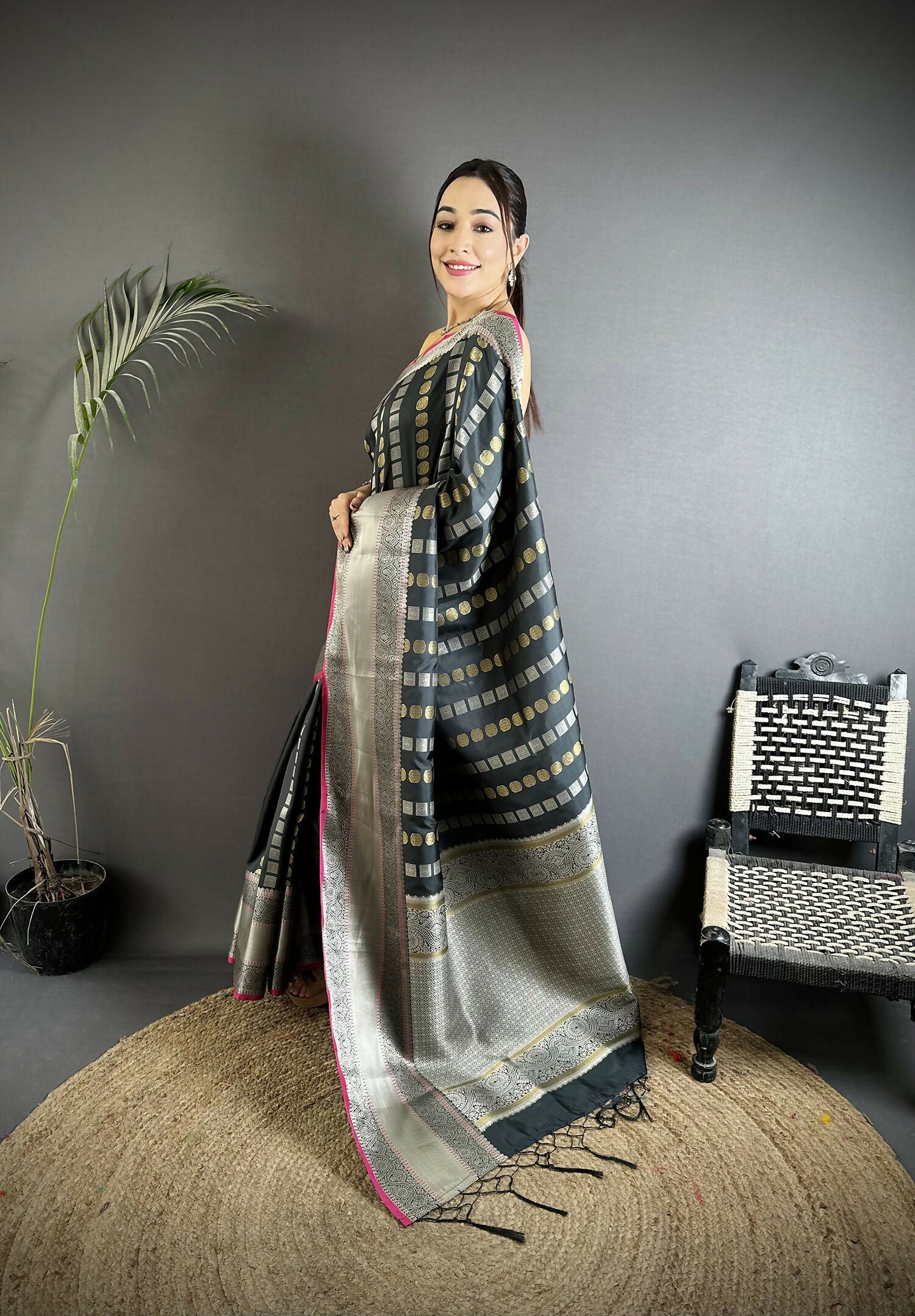 Joban Fashion Black Checked Soft Silk Kanjivaram Silk Saree - Distacart