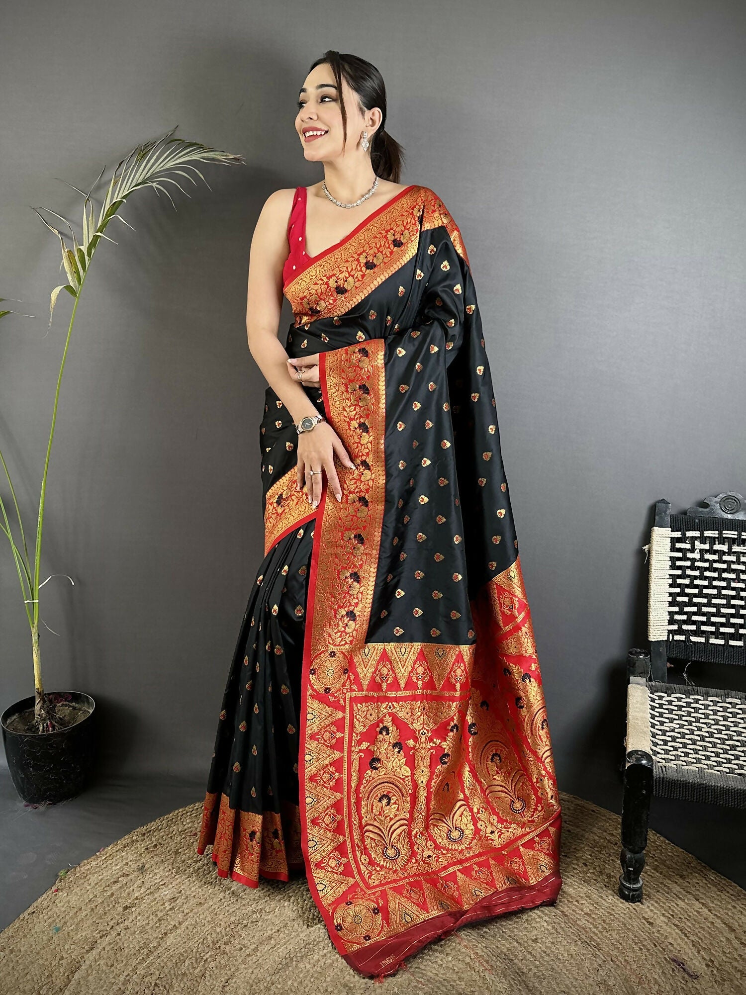 Joban Fashion Black Intricate Motifs Soft Silk Banarasi Saree