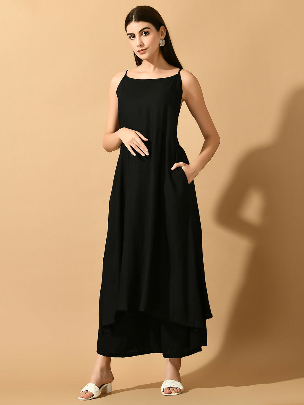 Myshka Women's Black Solid Party Kurta Sets
