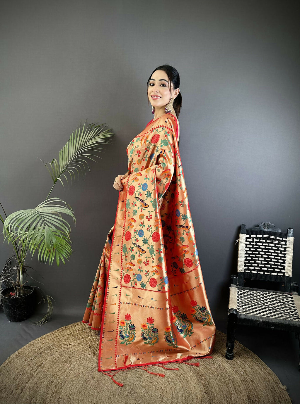 Joban Fashion Reddish Pink Mughal-Inspired Motifs Soft Silk Paithani Saree - Distacart
