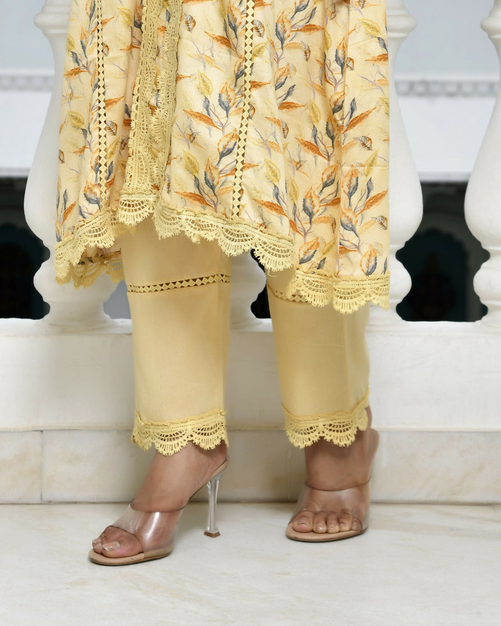 Vaasva Women's Yellow Cotton Printed Kurta Pant Set