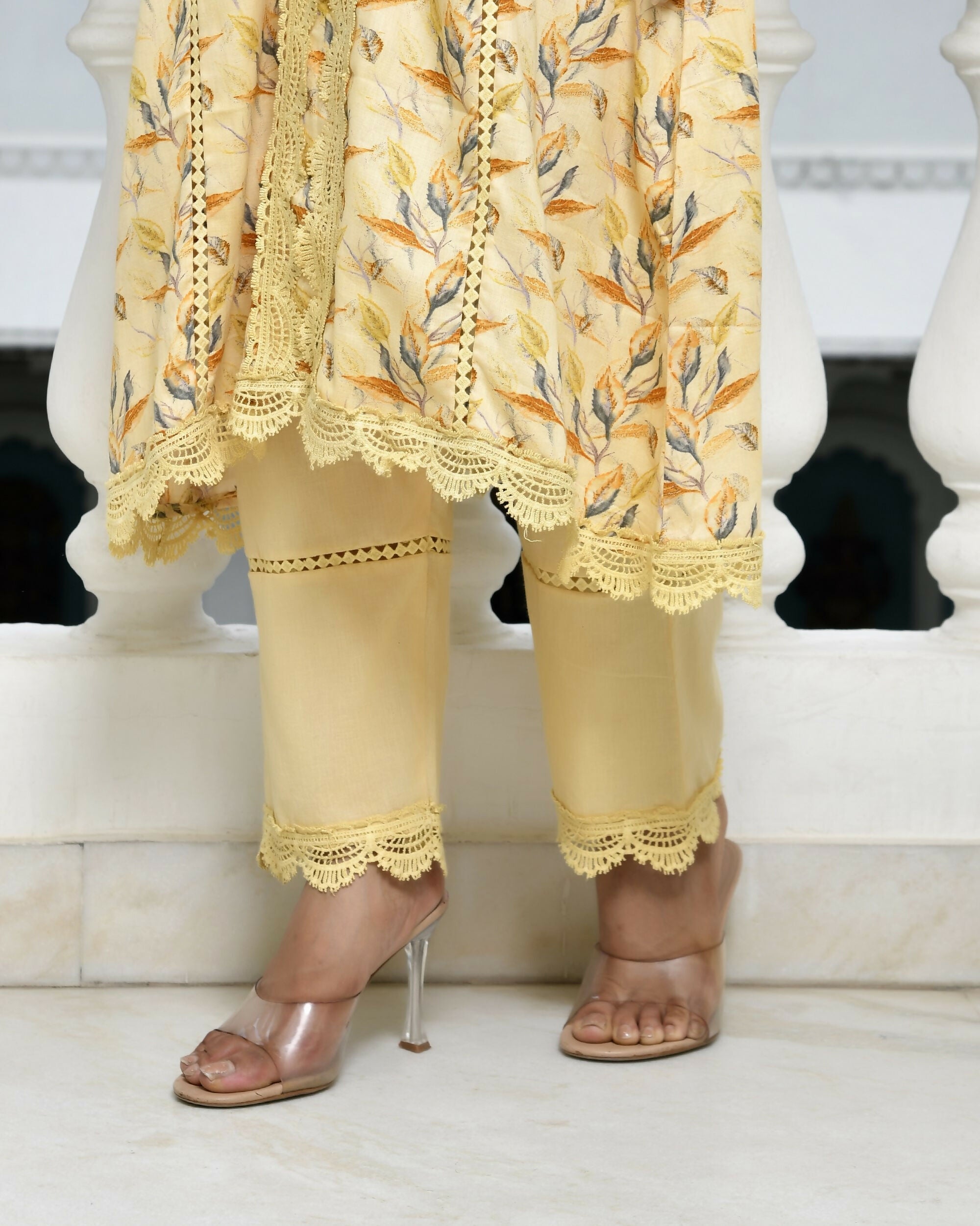 Vaasva Women's Yellow Cotton Printed Kurta Pant Set