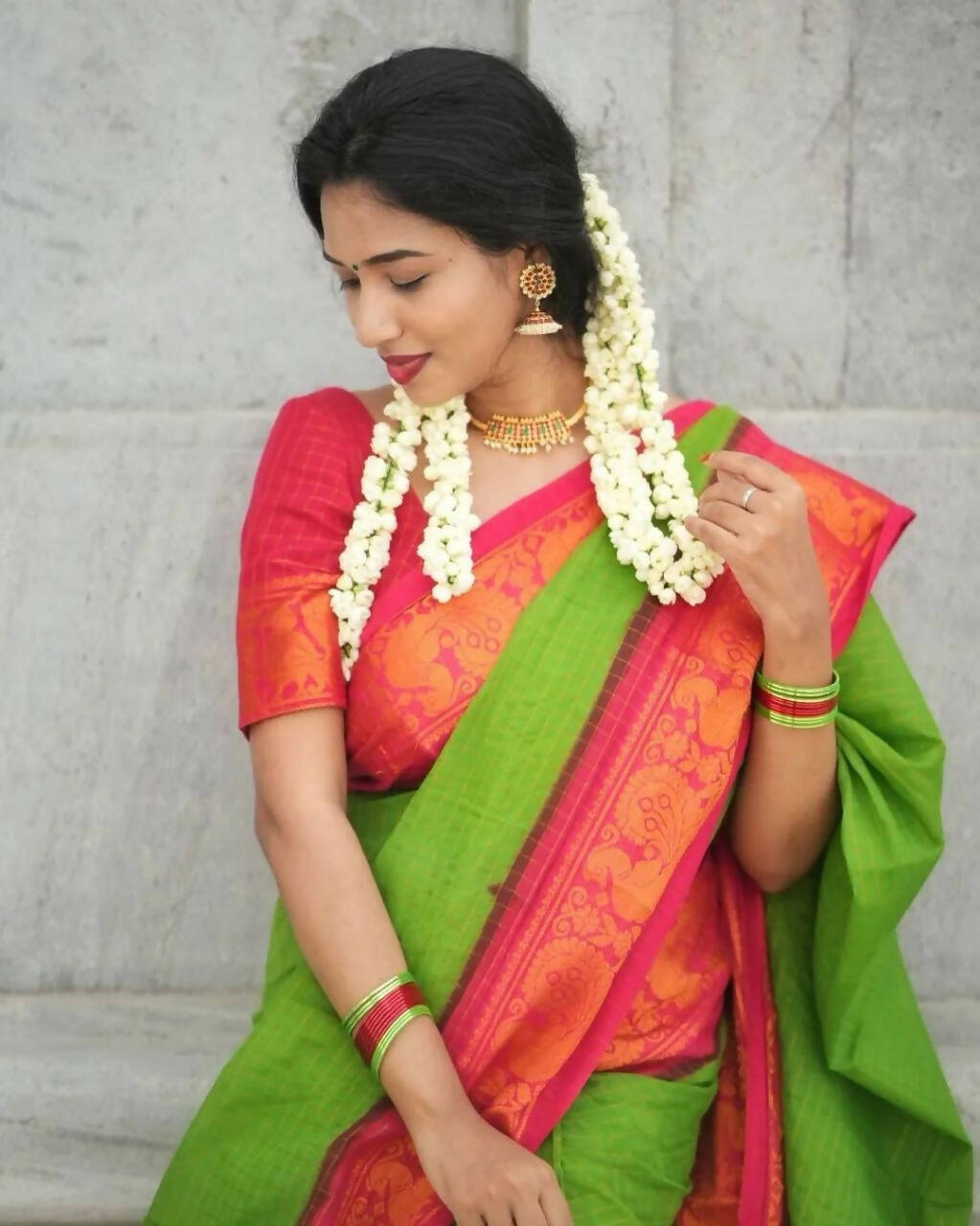 DEIANA'S Beautiful Designer Golden zari Soft Lichi Silk Saree - Parrot