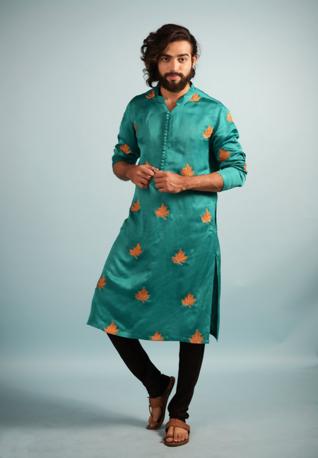 Green Embroidered Kurta by Hilo Design