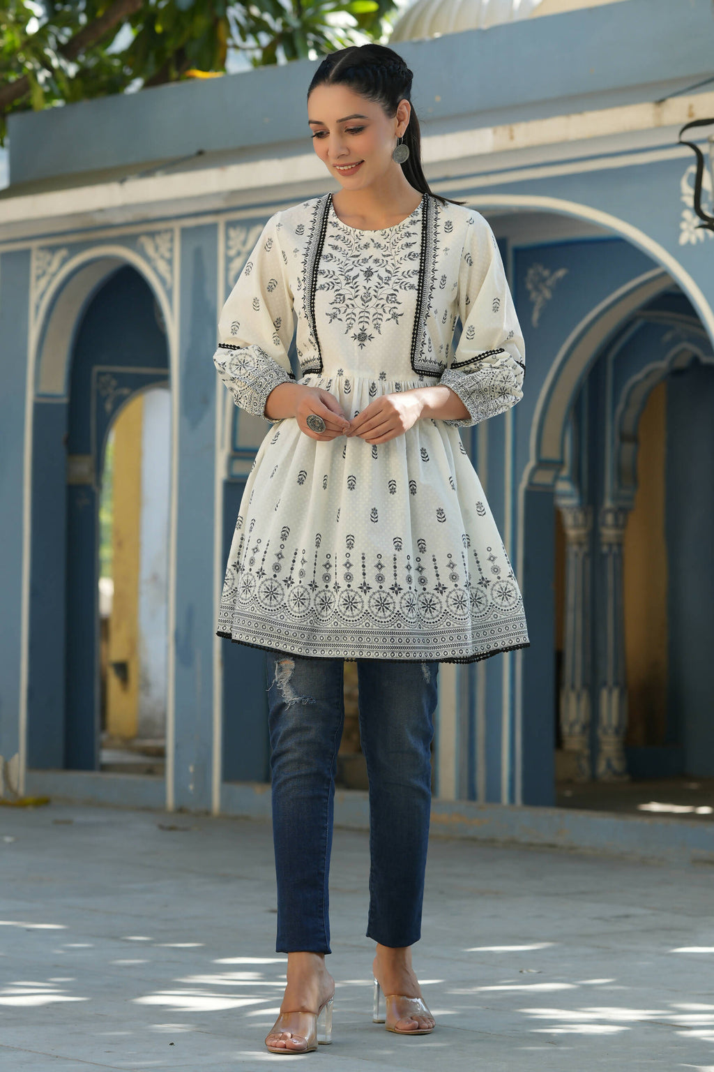 Juniper Women's White & Black Cambric Floral Printed Tunic - Distacart