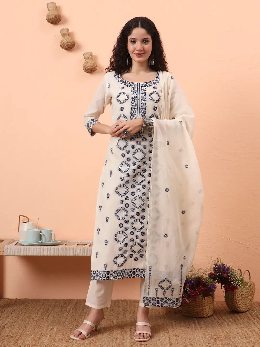 Yufta Off-White Handloom Cotton Kurta Dupatta Pant Set With Cotton Mal Lining - Distacart