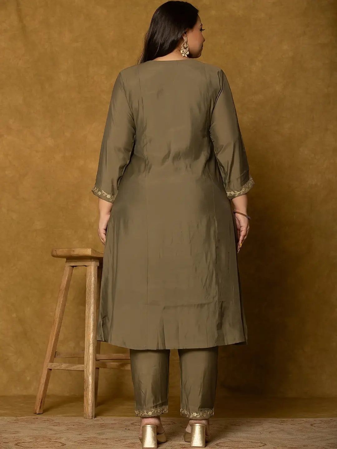 Yufta Olive Green Silk Embroidered Plus Size Kurta Dupatta Set