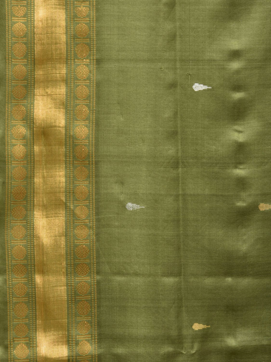 Olive Uppada Silk Handloom Saree with Karpur Pallu Design - Global Threads