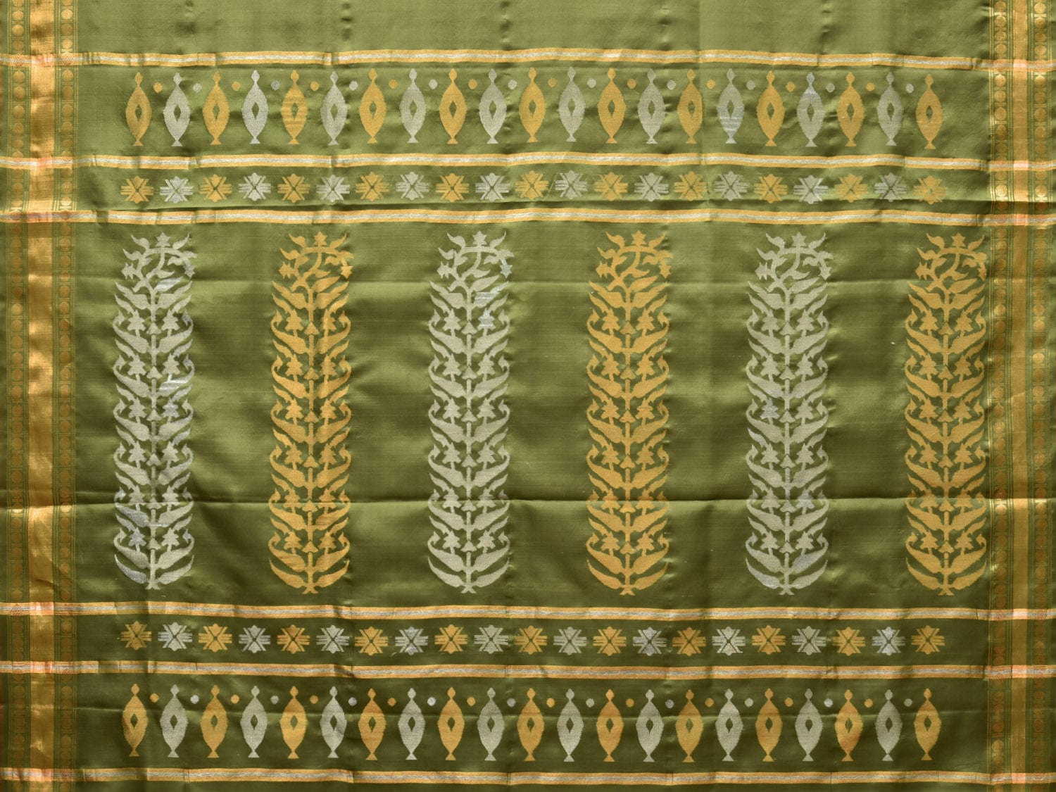 Olive Uppada Silk Handloom Saree with Karpur Pallu Design - Global Threads